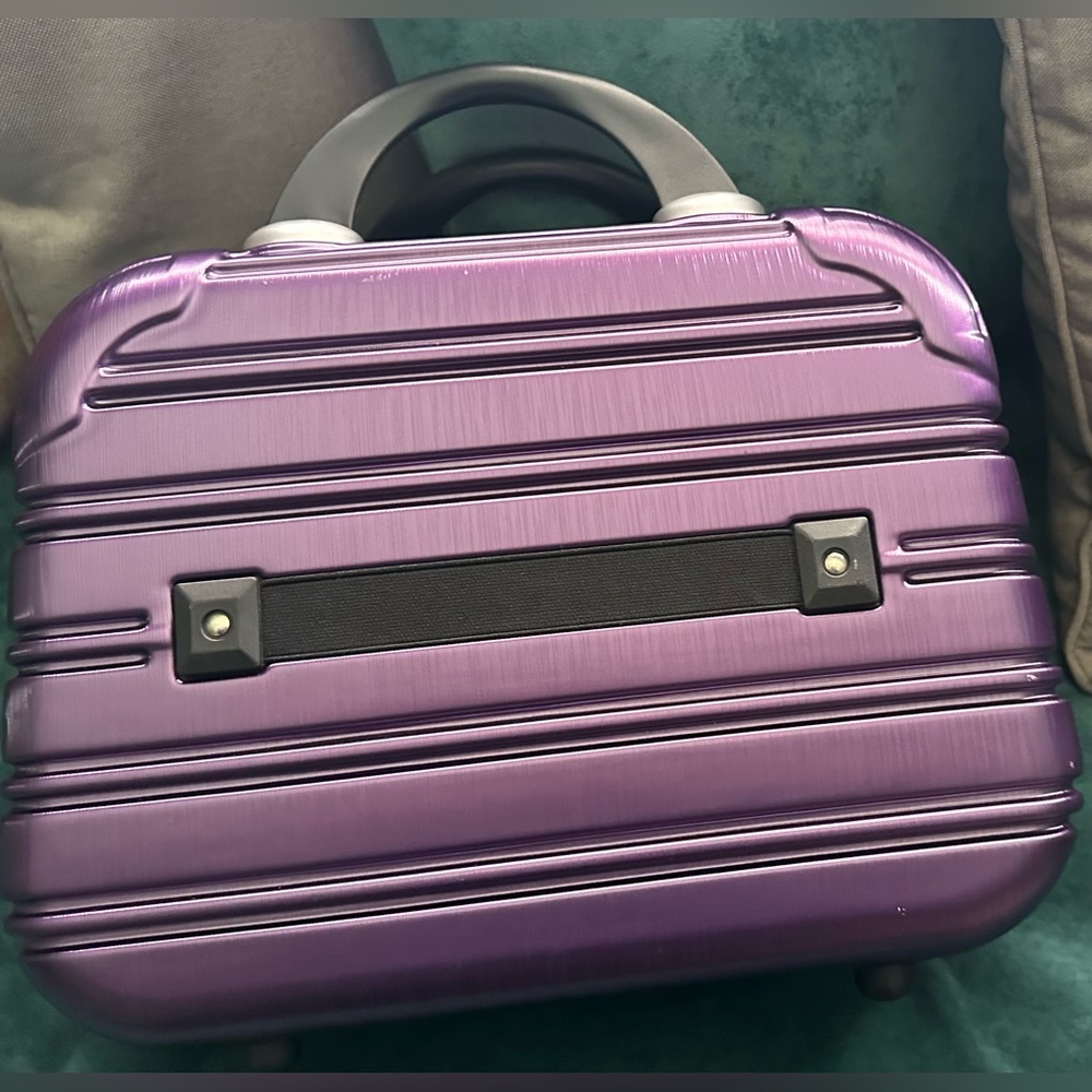 Purple Hard Shell make Suitcase - Picture 2 of 12